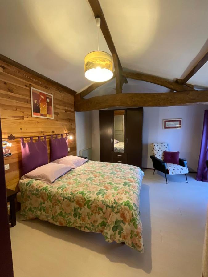 Chambres, Table D'Hotes Et Gites Les Mesanges Saint-Jean-de-Sauves Экстерьер фото