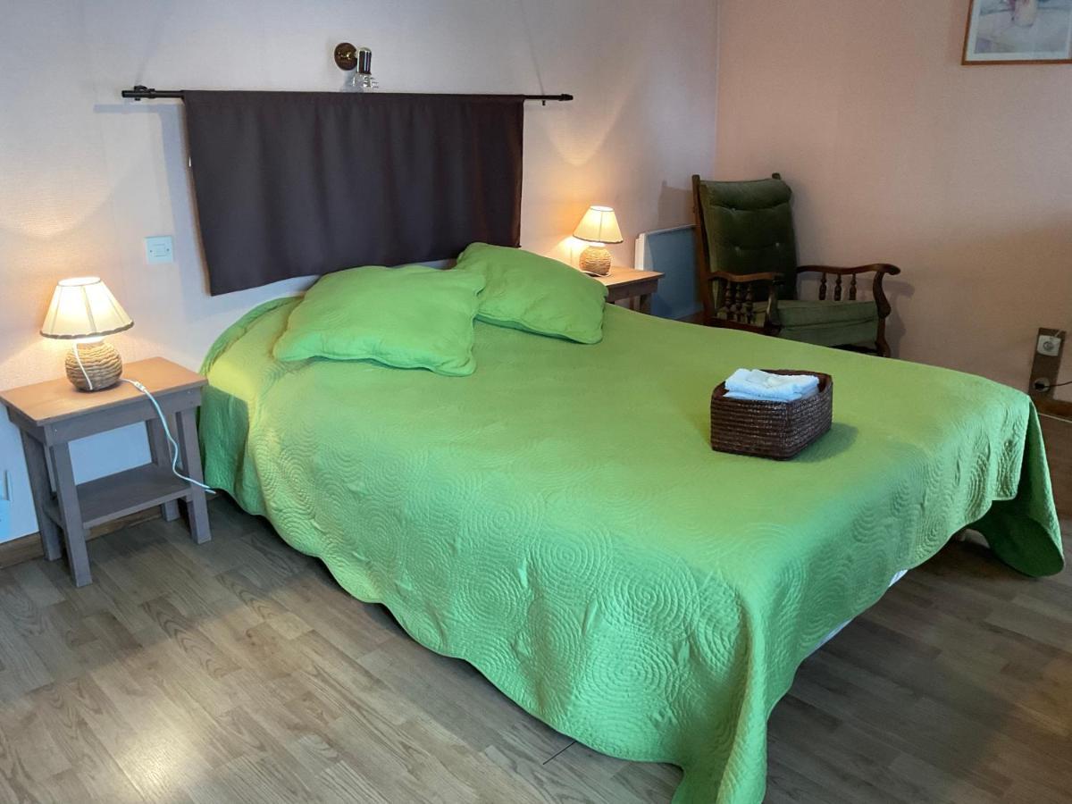 Chambres, Table D'Hotes Et Gites Les Mesanges Saint-Jean-de-Sauves Экстерьер фото